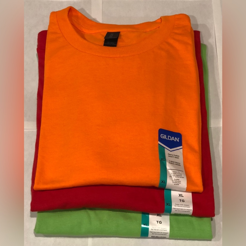 Brand New Gildan T-Shirts Size XL